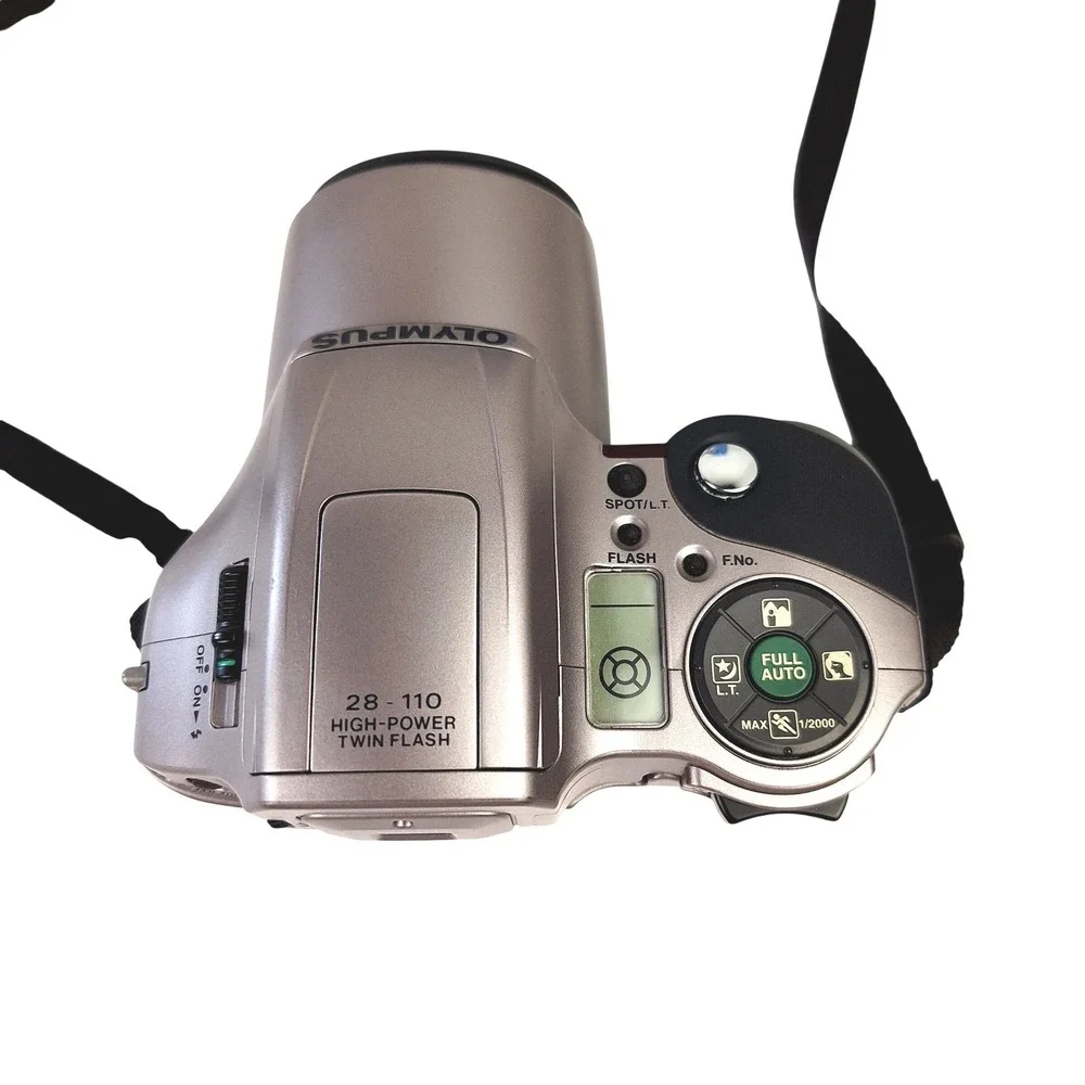 Olympus IS-20 Quartzdate 35mm Film SLR Camera 28-110mm Zoom Lens with Box Manual